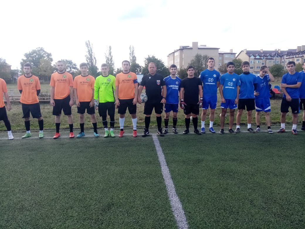 Команда «Асбир» обыграла со счётом 5:2 футболистов Теучежского района и вышла в финал Кубка
